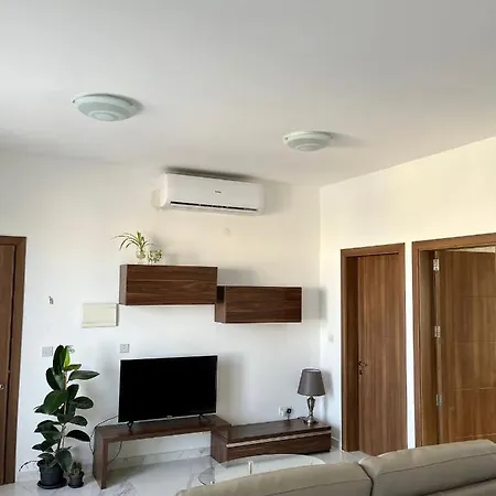 Airport Double Bedroom With Shared Bathroom, Penthouse With Bbq Facilities Kwatera prywatna