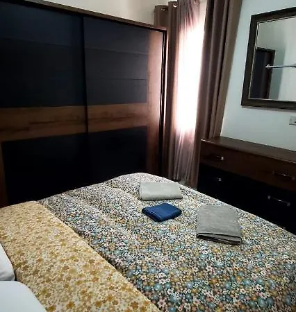 Airport Double Bedroom With Shared Bathroom, Penthouse With Bbq Facilities Kwatera prywatna *