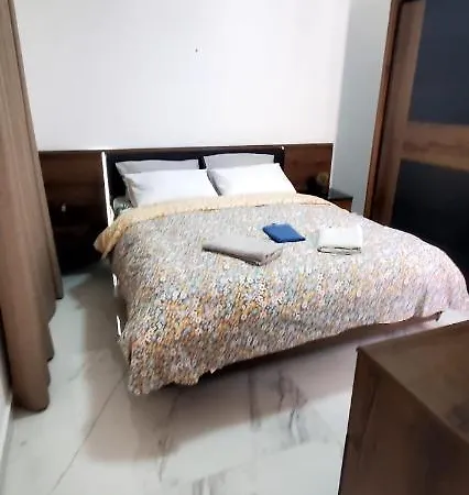 Airport Double Bedroom With Shared Bathroom, Penthouse With Bbq Facilities Mqabba